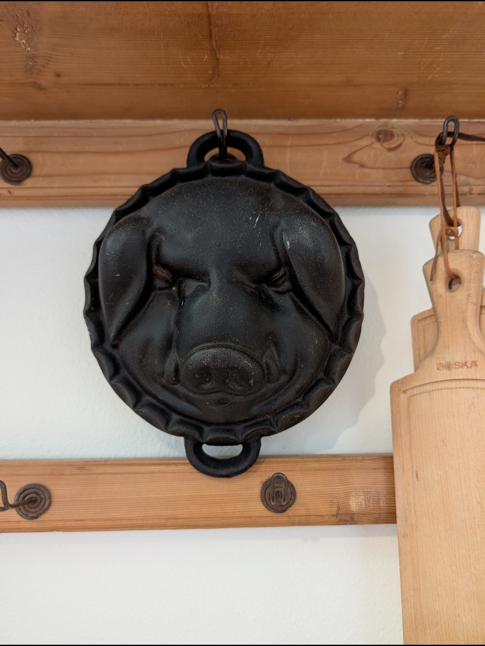 Black Cast Iron Pig Face Wall Decor - Rustic Home Accent